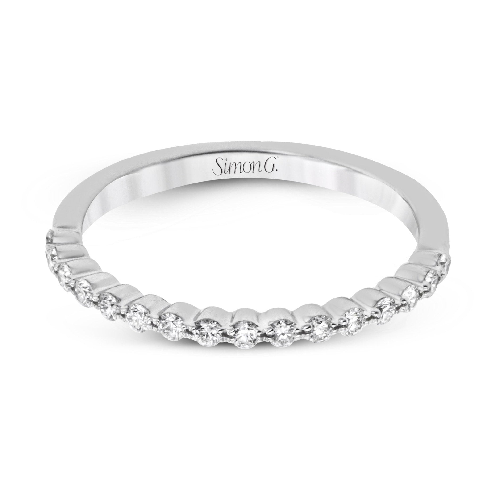 Round - cut Engagement Ring & Matching Wedding Band in 18k Gold with Diamonds - Simon G. Jewelry